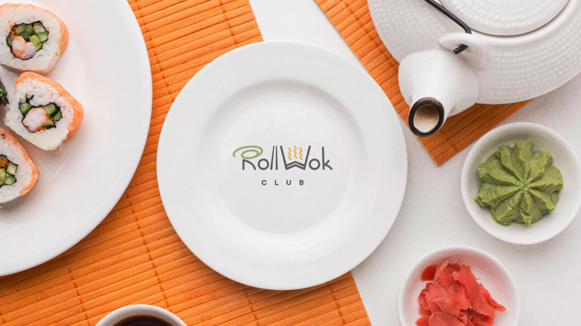 Разработка логотипа и фирменного стиля суши-бара «Roll Wok Club» в Красавино